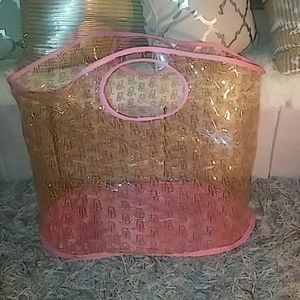 Dooney & Bourke traveler!